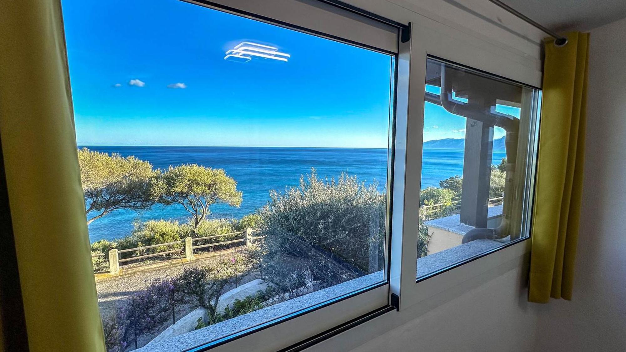 Mama House Con Vista Mare Lägenhet Cala Gonone Exteriör bild