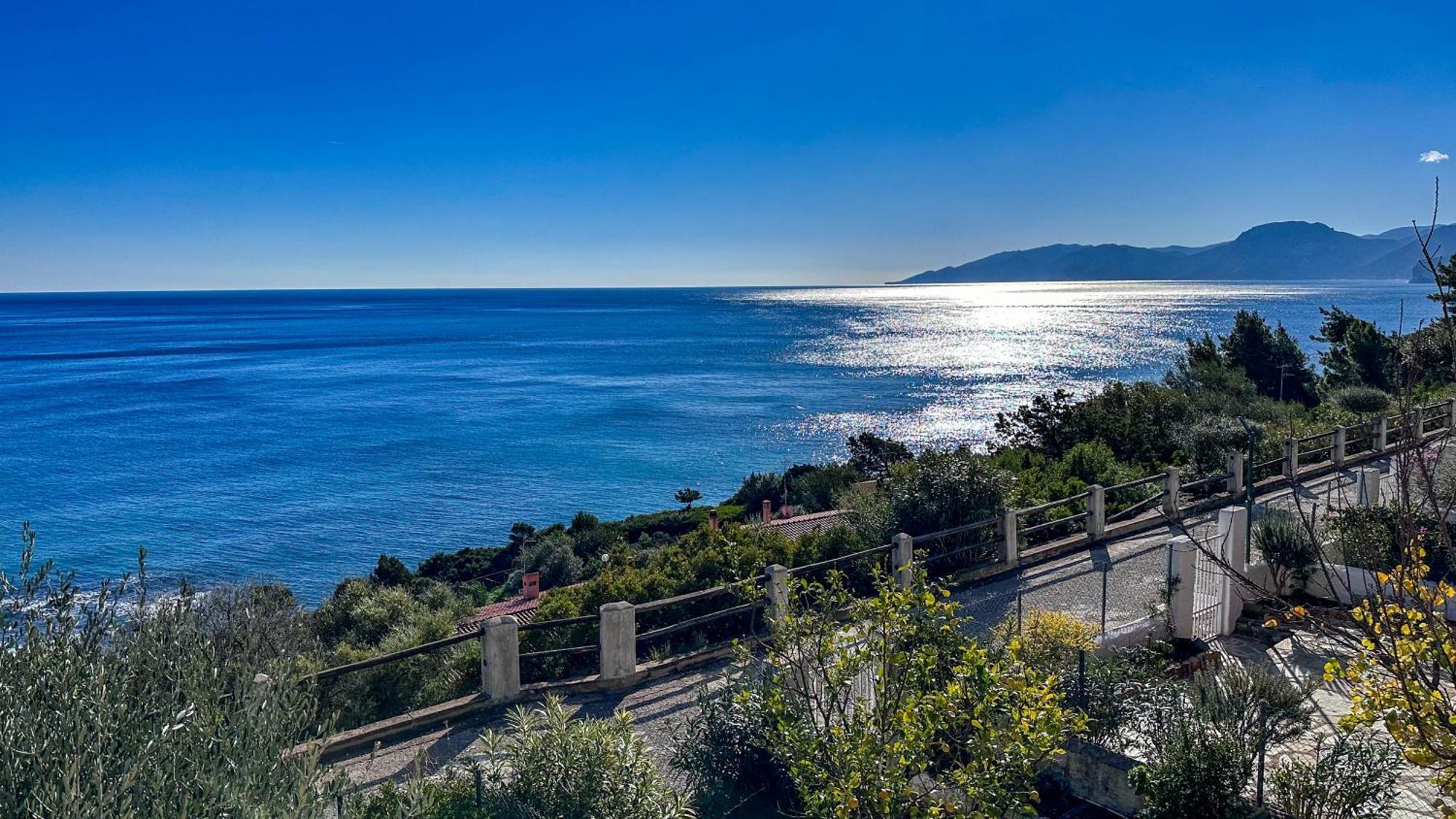 Mama House Con Vista Mare Lägenhet Cala Gonone Exteriör bild