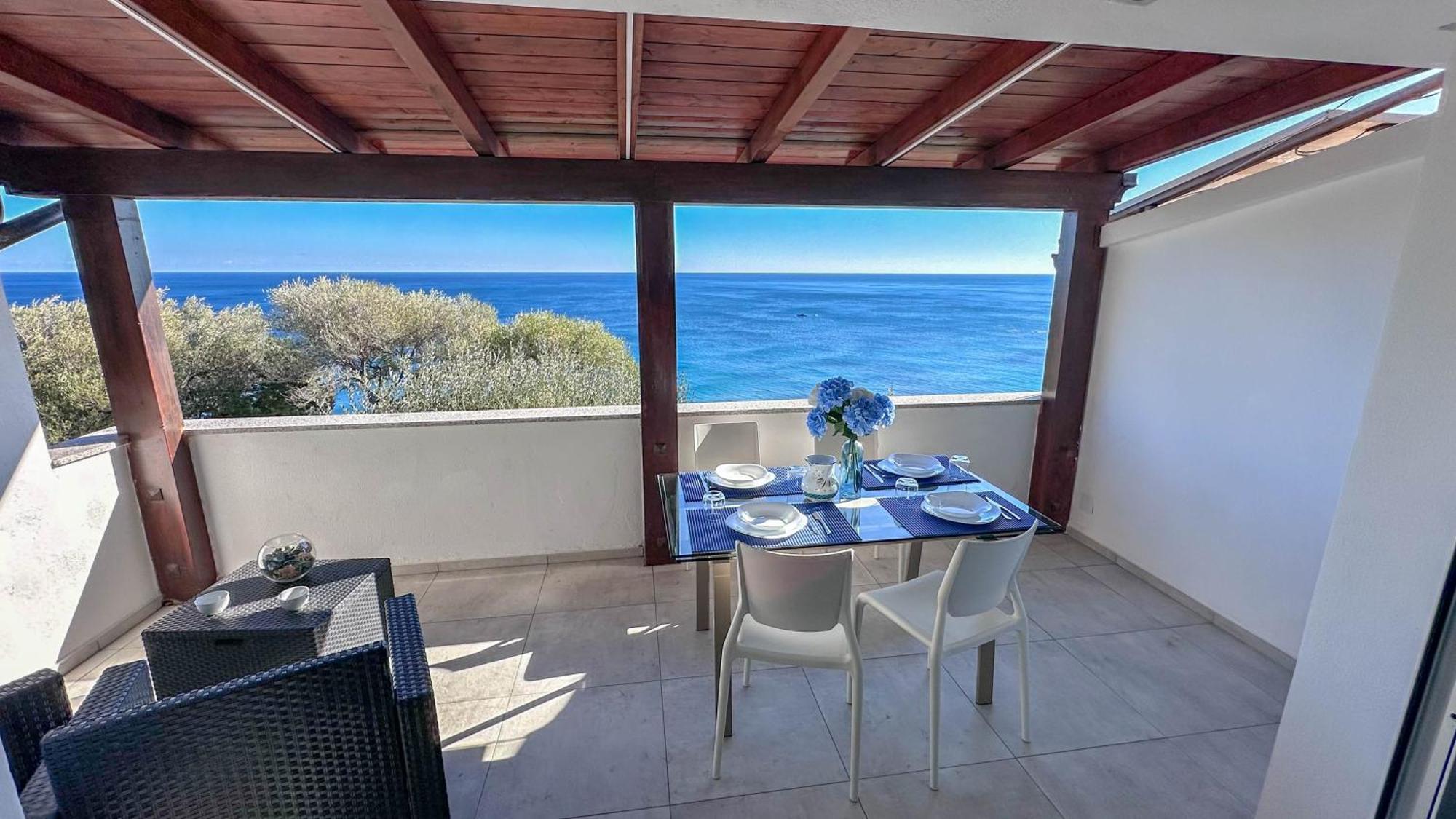 Mama House Con Vista Mare Lägenhet Cala Gonone Exteriör bild