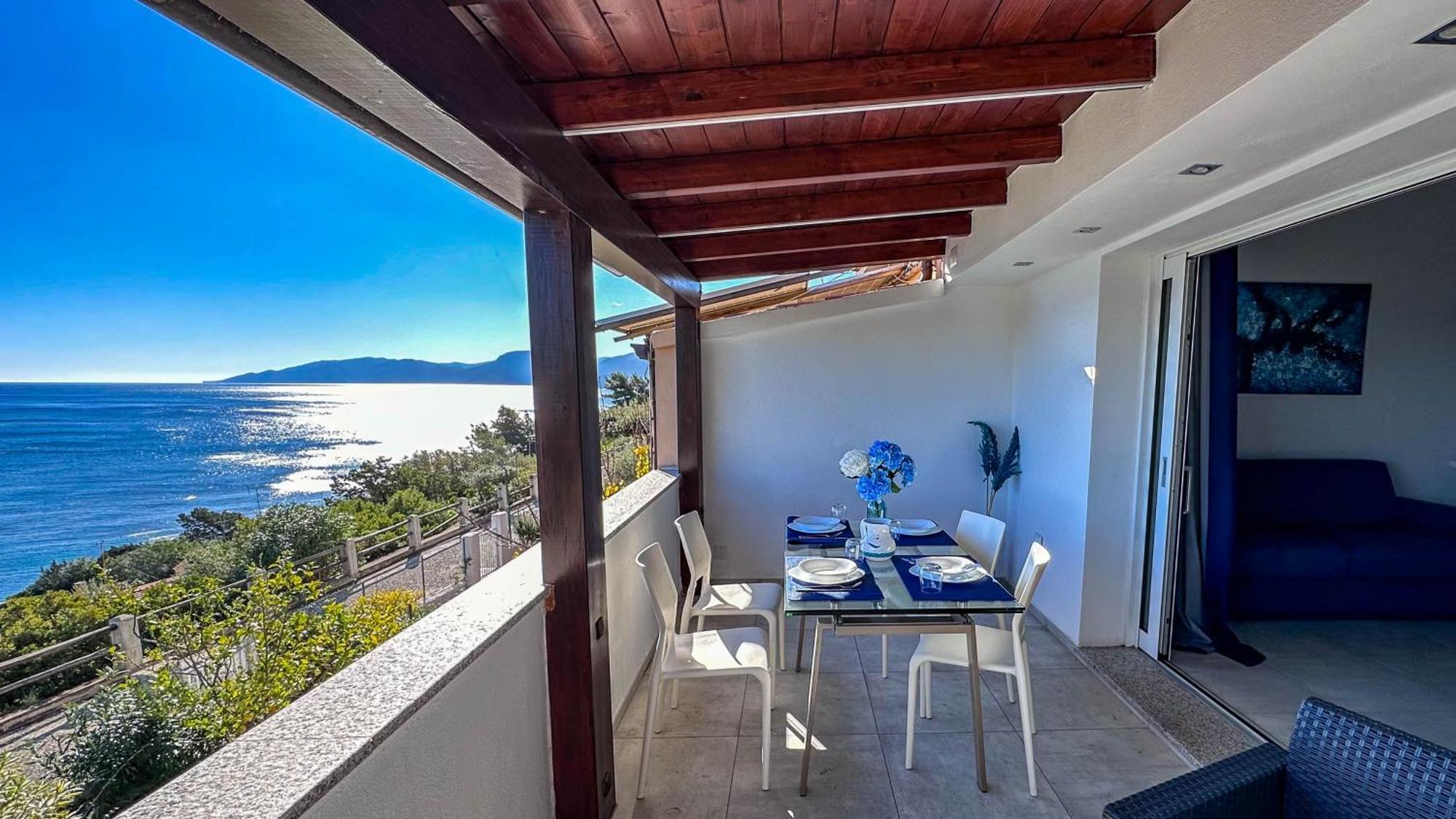 Mama House Con Vista Mare Lägenhet Cala Gonone Exteriör bild