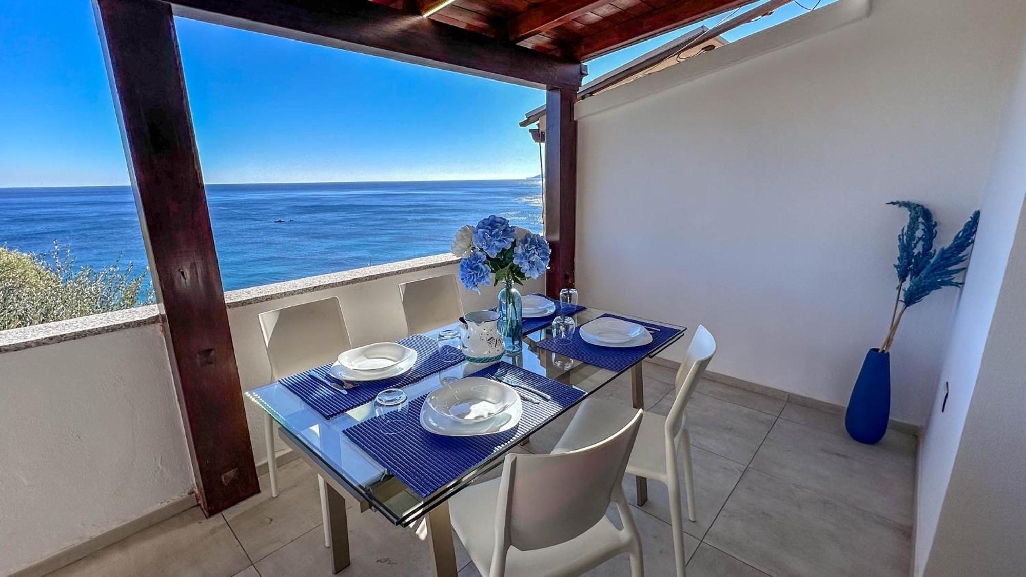 Mama House Con Vista Mare Lägenhet Cala Gonone Exteriör bild