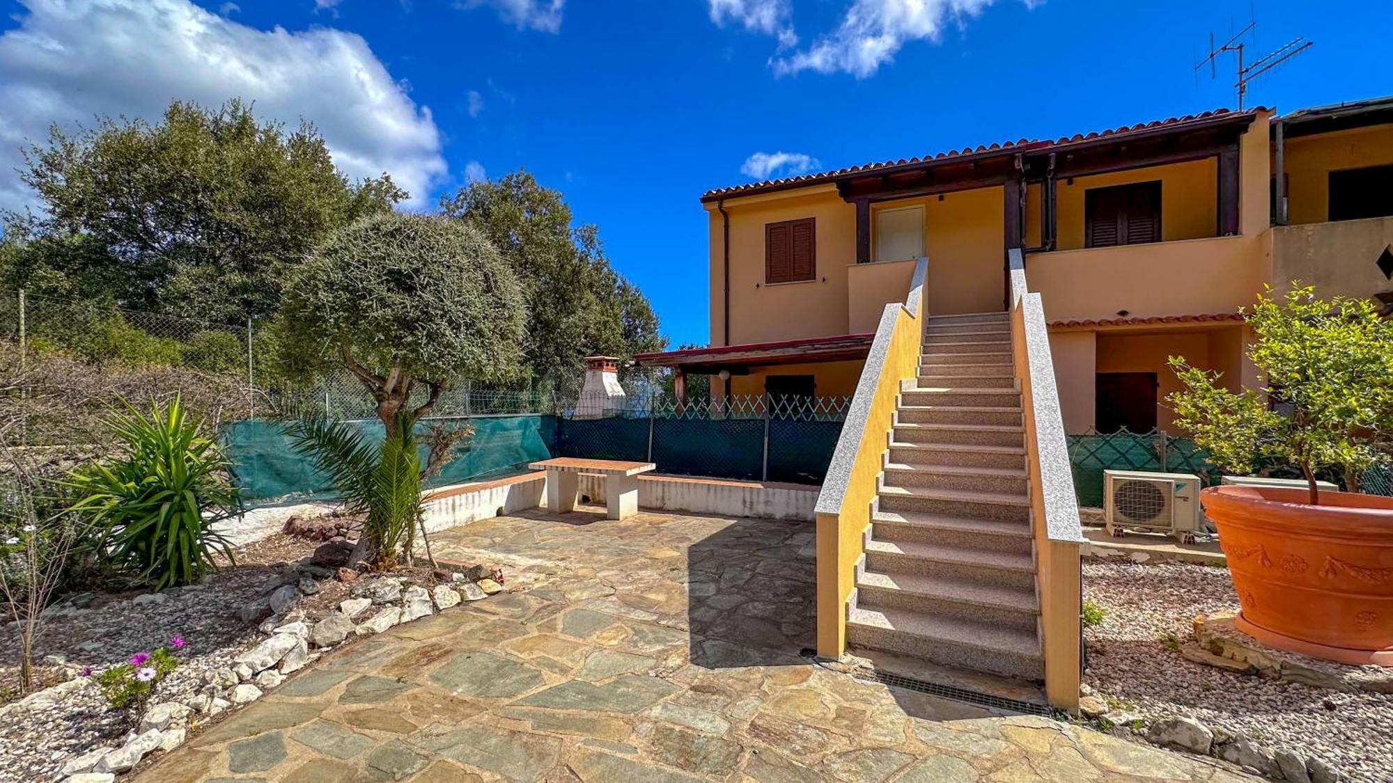 Mama House Con Vista Mare Lägenhet Cala Gonone Exteriör bild