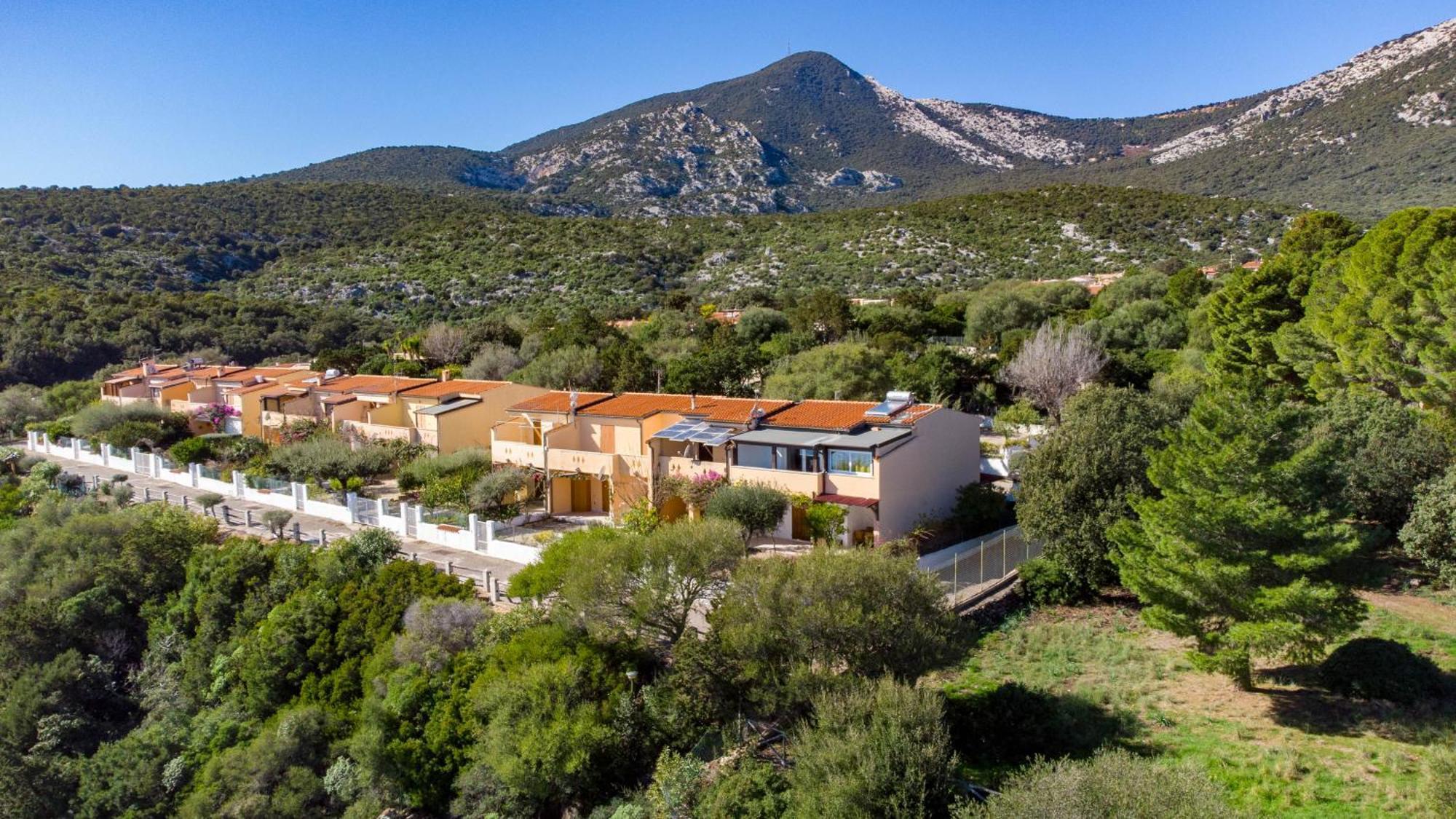 Mama House Con Vista Mare Lägenhet Cala Gonone Exteriör bild